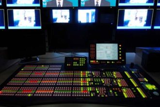 Κινδυνεύει να μείνει εκτός διαγωνισμού για τις τηλεοπτικές άδειες το MEGA