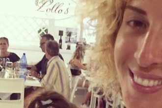 Το ζεύγος Μώραλη τρώει με τον Τομ Χανκς στην Αντίπαρο