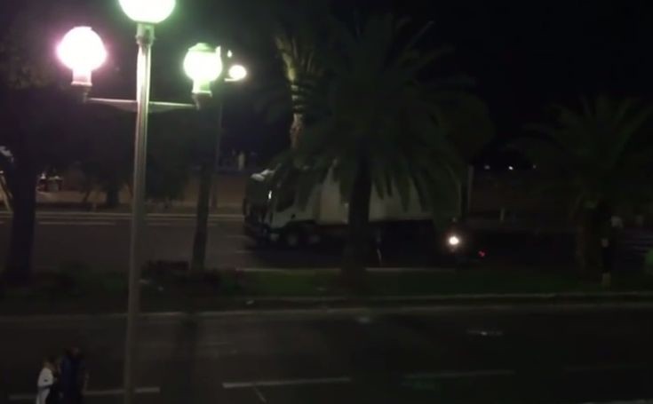 Ο μοτοσικλετιστής που προσπάθησε να σταματήσει το φορτηγό του τρόμου - ΔΕΙΤΕ ΒΙΝΤΕΟ