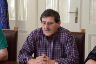 Πάτρα: Ο Πελετίδης άρχισε την διανομή ενημερωτικών φυλλαδίων ενόψει της συγκέντρωσης για το Θαλάσσιο Μέτωπο - ΦΩΤΟΓΡΑΦΙΕΣ