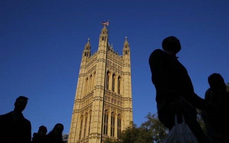 Συναγερμός για ύποπτο πακέτο στο βρετανικό Κοινοβούλιο