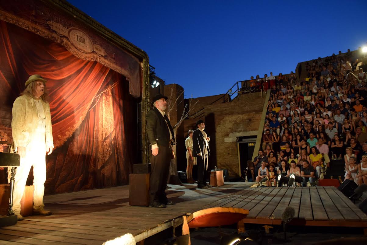 Διεθνές Φεστιβάλ Πάτρας: Sold out ο "Πλούτος"! Καταχειροκροτήθηκαν Κιμούλης, Μπέζος, Φιλιππίδης! ΦΩΤΟΓΡΑΦΙΕΣ