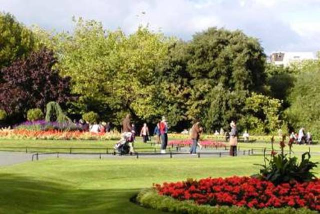 Ακατάλληλο ένα στα τέσσερα πάρκα