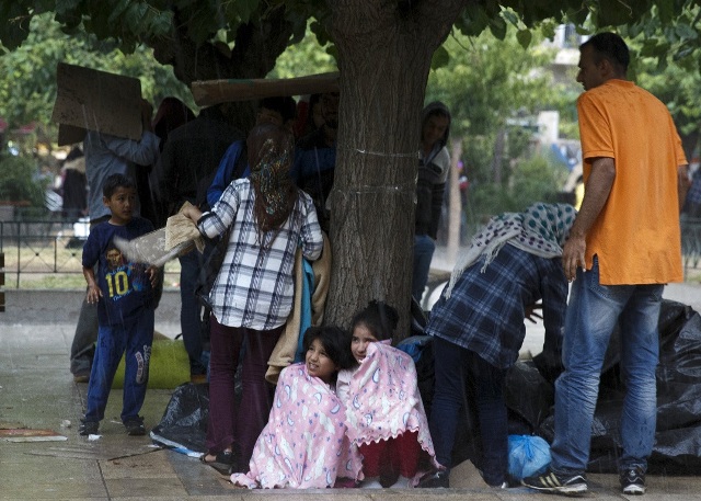 Λίγο πριν την "ασφυξία" τα κέντρα φιλοξενίας μεταναστών