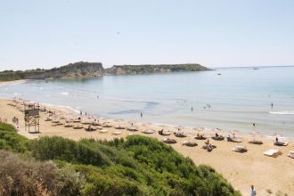 Βράχος έπεσε και χτύπησε στο κεφάλι τουρίστριας στη Ζάκυνθο