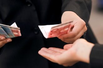 Αγρίνιο: Συνελήφθησαν δύο Βούλγαροι για την τηλεφωνική απάτη με τα δήθεν τροχαία - Συνεχίζονται οι έρευνες