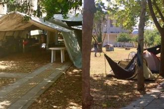 Κατασκήνωσαν κανονικά στο ΑΠΘ - Σκηνές και τροχόσπιτα παντού