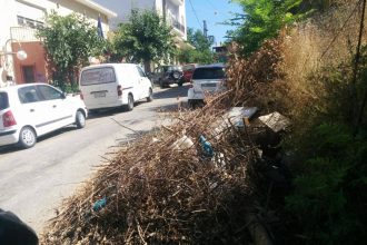 Πάτρα: Ακόμα να βρεθεί φορτηγό να μαζέψει τη ...χωματερή στο Δημοτικό Βρεφοκομείο! ΔΕΙΤΕ ΦΩΤΟΓΡΑΦΙΕΣ