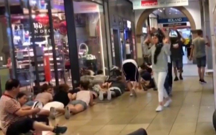 Το χρονικό του μακελειού στο Μόναχο - Τουλάχιστον 10 νεκροί - Αυτοκτόνησε ο 18χρονος Ιρανογερμανός δράστης - ΦΩΤΟ - NEA ΒΙΝΤΕΟ - LIVE ΕΙΚΟΝΑ - ΝΕΟΤΕΡΑ