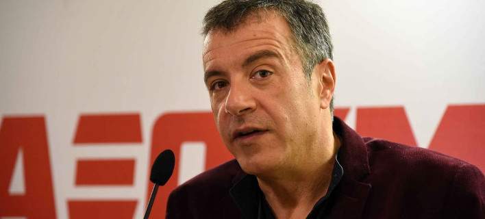 Θεοδωράκης: Κουτοπονηριά της κυβέρνησης η ψήφος των... 16άρηδων