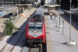 Χωρίς τρένα μέχρι την Τρίτη - Απεργία κατά της ιδιωτικοποίησης της ΤΡΑΙΝΟΣΕ