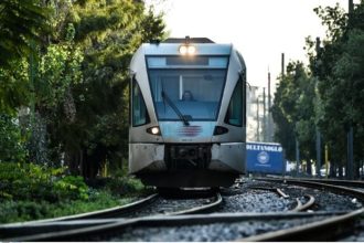 Τι είπε ο Χρ. Σπίρτζης στη Βουλή για τον ενιαίο σιδηροδρομικό χώρο - Δίνεται έμφαση στην ανάπτυξη του σιδηροδρομικού άξονα Πάτρα - Αθήνα - Θεσσαλονίκη