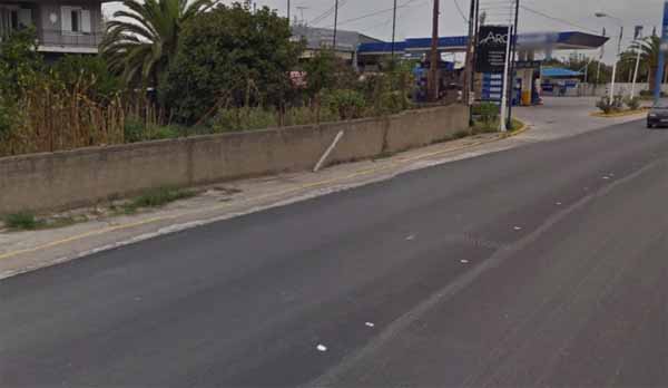 Αιγιάλεια: Ι.Χ κατέληξε σε μαντρότοιχο - ΦΩΤΟΓΡΑΦΙΕΣ