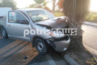 Γαστούνη: "Καρφώθηκε" σε δέντρο... δεν τραυματίστηκε κανείς!