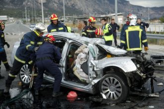 Αποκρουστικές εικόνες σε τροχαίο με 3 νεκρούς - Σκοτώθηκε ζευγάρι και άλλο ένα άτομο στην άσφαλτο!