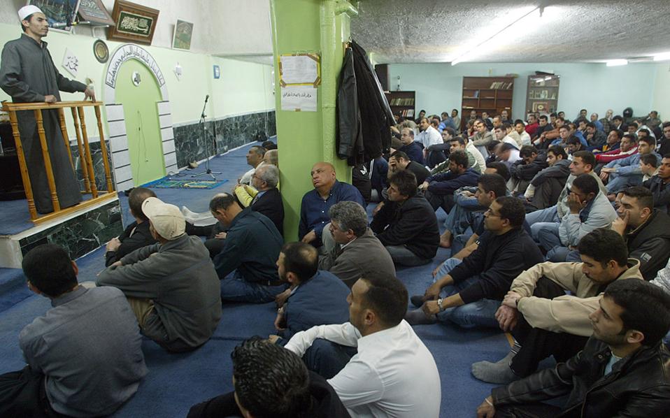 Σε Αθήνα και Θήβα τα πρώτα τζαμιά που πήραν άδεια