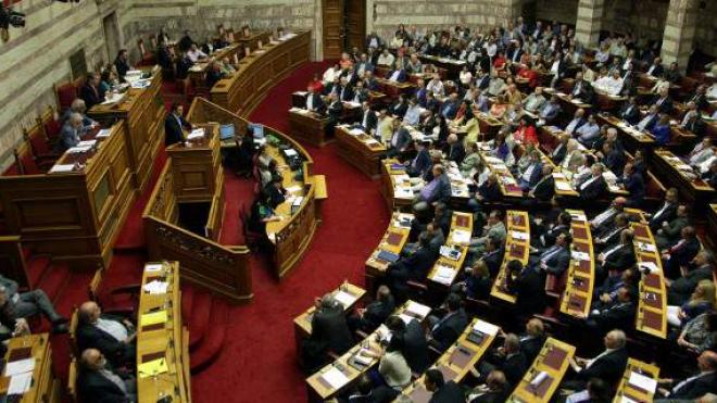 Δείτε LIVE τη συζήτηση στη Βουλή για τα Capital Controls