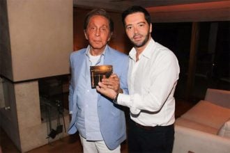 Ο Βαλεντίνο στο Island