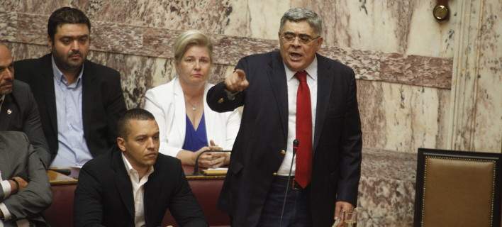 Αποχώρησε η Χρυσή Αυγή από την Βουλή – Αρνήθηκε ότι είχε «παζάρια» με τον ΣΥΡΙΖΑ