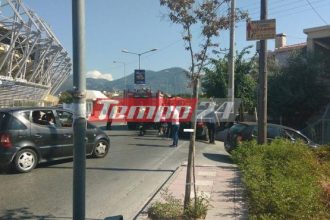 ΕΚΤΑΚΤΟ Πάτρα: ΙΧ "καρφώθηκε" σε κολώνα της ΔΕΗ και τυλίχθηκε στις φλόγες - ΔΕΙΤΕ ΦΩΤΟΓΡΑΦΙΕΣ και ΒΙΝΤΕΟ