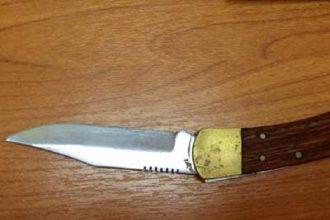 Κυκλοφορούσε με σουγιά στο κέντρο του Αγρινίου και συνελήφθη