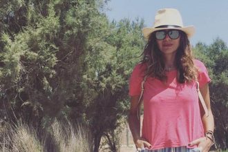 Η Δέσποινα Βανδή απολαμβάνει τις ομορφιές της Λήμνου