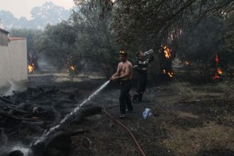 Στο πύρινο μέτωπο της Εύβοιας ο Νίκος Τόσκας