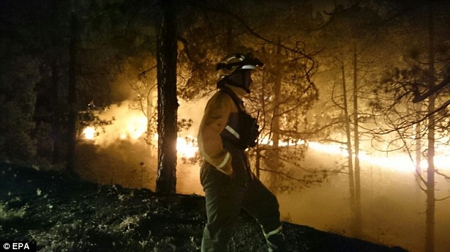 Πύρινος εφιάλτης με έναν νεκρό στα Κανάρια Νησιά