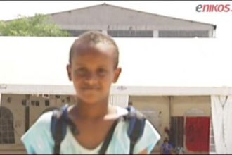 Ο 12χρονος πρόσφυγας στον Ελαιώνα που μιλά έξι γλώσσες – ΔΕΙΤΕ ΒΙΝΤΕΟ