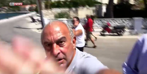 Έξαλλος Βρετανός μεγιστάνας – Τσακώθηκε με δημοσιογράφο στην Ιθάκη - ΔΕΙΤΕ ΒΙΝΤΕΟ