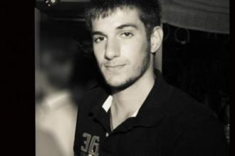 "Ζητάμε μόνο δικαιοσύνη για τον Βαγγέλη μας" λέει η μητέρα του Γιακουμάκη