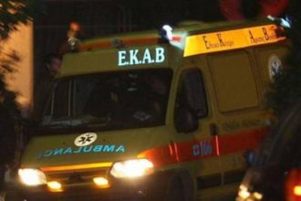 Τραγωδία – Αυτοκίνητο έπεσε σε στάση λεωφορείου