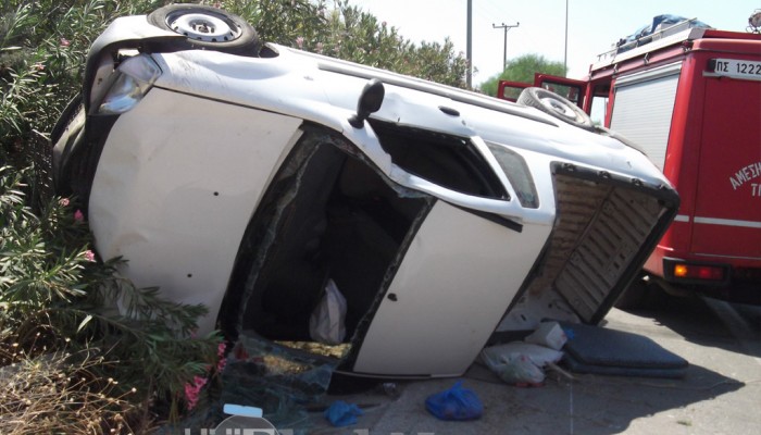 Αχαΐα: Τροχαίο ατύχημα στα Σαγέικα - Όχημα εξετράπη της πορείας του και ανετράπη