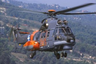 Πολεμική Αεροπορία: Νυχτερινή διάσωση και αεροδιακομιδή 30χρονης ασθενούς από πλοίο - ΒΙΝΤΕΟ