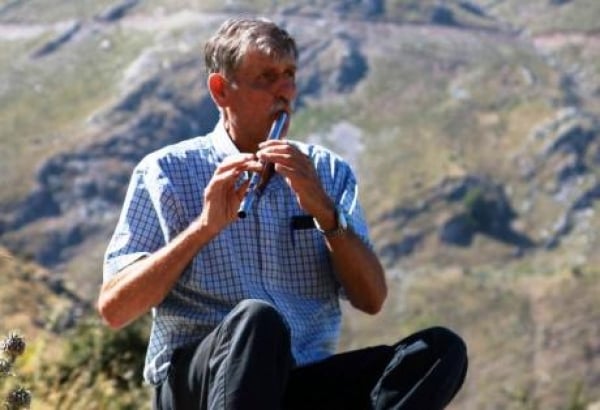 Πάτρα: Ο ομογενής ποιητής Κωνσταντίνος Γκολφινόπουλος παρουσιάζει βιβλία του στη Βούντενη