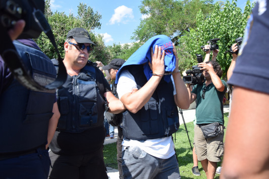 Αίτημα έκδοσης και νέο βαρύ κατηγορητήριο για τους 8 στέλνει η Τουρκία