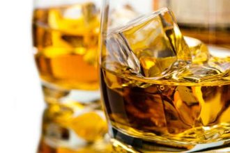 Ένας στους έξι οδηγούς το Δεκαπενταύγουστο ήπιαν λίγο ... παραπάνω ή έτρεχαν υπερβολικά στους δρόμους! Δείτε τα στοιχεία της ΕΛ.ΑΣ.