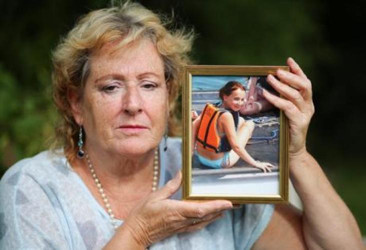 Τραγική ιστορία! Βρετανίδα αποζημιώθηκε 13 χρόνια μετά τον πνιγμό της κόρης της στην Πάλαιρο!