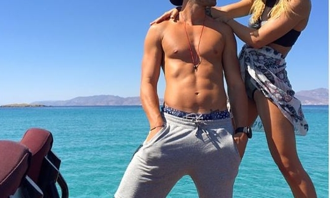 Το ζευγάρι της ελληνικής showbiz είναι και επίσημα μαζί - Η πρώτη δημόσια εμφάνιση - ΦΩΤΟΓΡΑΦΙΑ