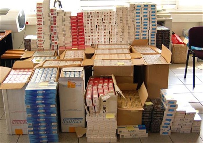 Κατασχέθηκαν 10 εκατομμύρια λαθραία τσιγάρα στον Πειραιά