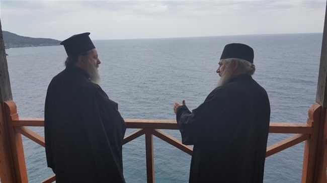 Για τέσσερις μέρες στο Άγ. Όρος ο Επίσκοπος Κερνίτσης Χρύσανθος - ΔΕΙΤΕ ΦΩΤΟΓΡΑΦΙΕΣ
