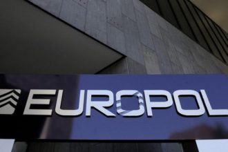Η Europol στέλνει 200 αξιωματικούς στην Ελλάδα να βρούν... "τζιχαντιστές"