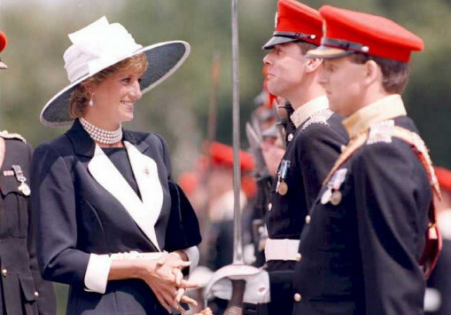 Στοιχεία φωτιά για τα ειδύλλια της Νταϊάνα - Θρίλερ με τον θάνατο εραστή της