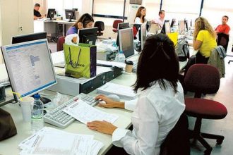 Πέντε διαγωνισμοί για 587 θέσεις μονίμων στο Δημόσιο – Ποιες θέσεις ανοίγουν από Σεπτέμβρη