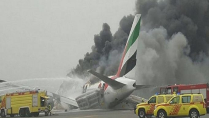 Ντουμπάι: Σοκαριστικό BINTEO από την στιγμή της πρόσκρουσης του αεροσκάφους της Emirates