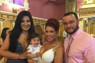 Το γιο της βάφτισε η Ανέτ Αρτάνι