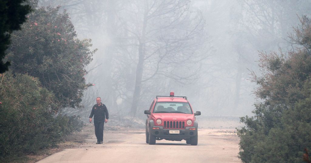 Καίγεται πάλι η Εύβοια - Πύρινα μέτωπα σε Κύμη και Κάρυστο - Εκκενώθηκε οικισμός