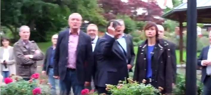 Ο Γερμανός αντικαγκελάριος Ζίγκμαρ Γκάμπριελ ύψωσε το μεσαίο του δάχτυλο δημοσίως