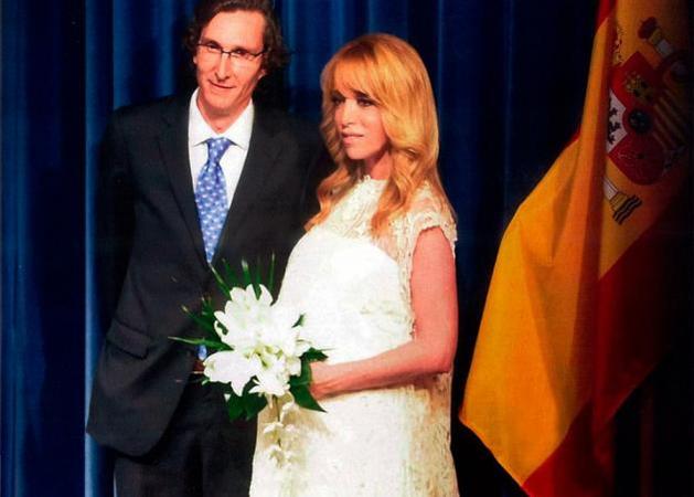 Νάντια Χαλαμανδάρη - Πρίγκιπας Φερνάρντο: Στον Καθεδρικό Ναό της Μαγιόρκα για τη βάφτιση του γιου τους - ΒΙΝΤΕΟ