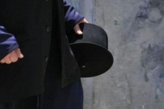 Ιερέας προσπάθησε να αποπλανήσει 15χρονη μέσω facebook!